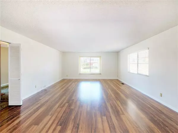 Inglewood, CA 90301,524 Saint John Place