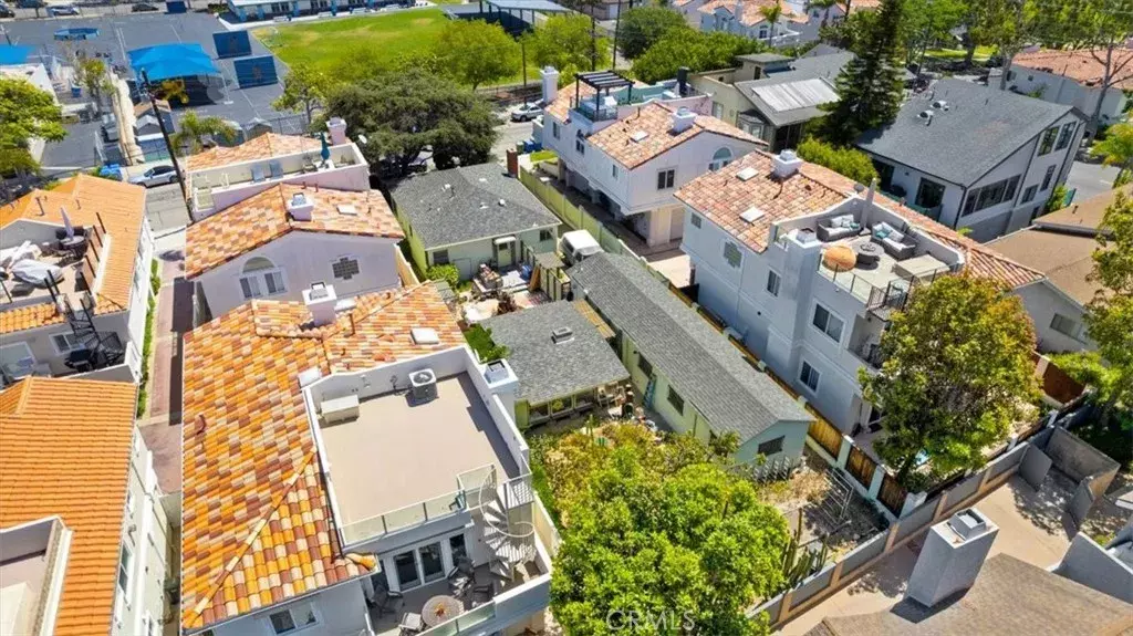 607 N Lucia Avenue, Redondo Beach, CA 90277