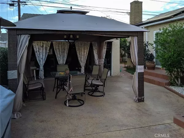 Lakewood, CA 90712,5615 PEPPERWOOD Avenue