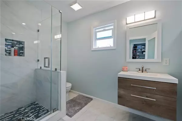 Lakewood, CA 90712,5507 Blackthorne Avenue