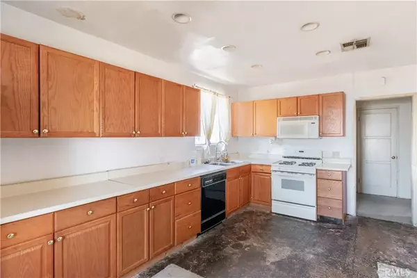 Arleta, CA 91331,9967 Vena Avenue