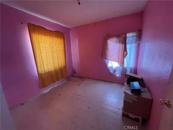 Inglewood, CA 90302,900 E 68th Street