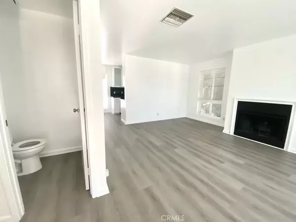 Valley Glen, CA 91401,5811 Woodman Avenue #21
