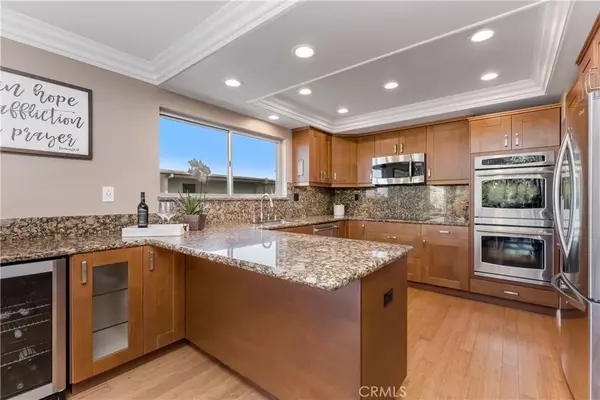 Rancho Palos Verdes, CA 90275,32679 Seagate Drive #106