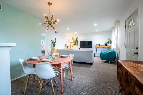 Simi Valley, CA 93063,2010 Calle La Sombra #1