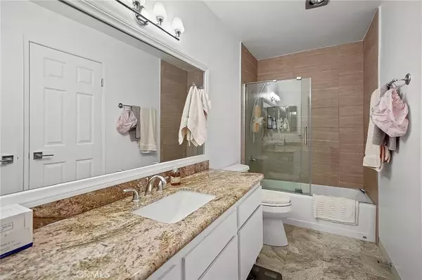 Culver City, CA 90230,8202 Summertime Lane