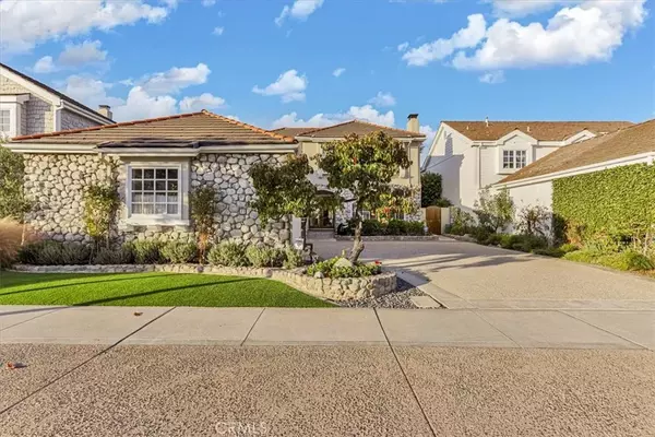 Manhattan Beach, CA 90266,23 Village Circle