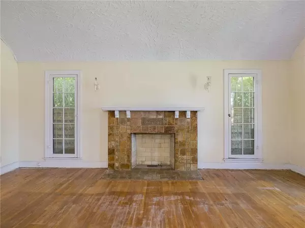 Beverly Hills, CA 90211,145 N Stanley Drive