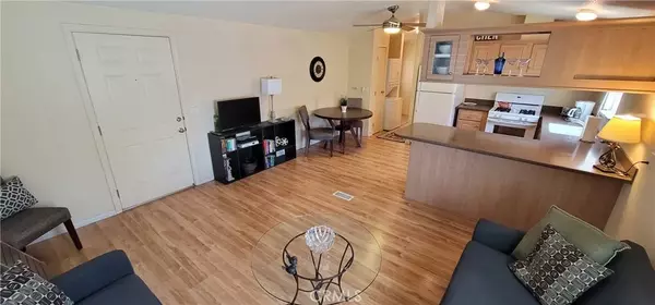 Lomita, CA 90717,24100 Pennsylvania Avenue #109