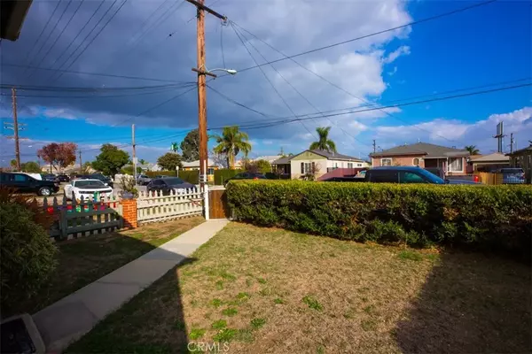 Inglewood, CA 90304,10931 S Burl Avenue