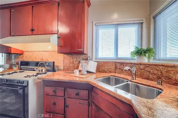 Inglewood, CA 90303,10708 S 5th Avenue