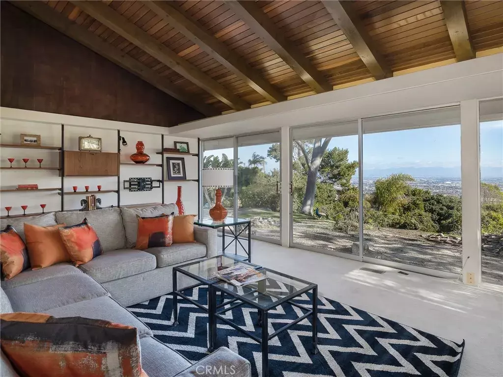 Rancho Palos Verdes, CA 90275,7 Cayuse Lane