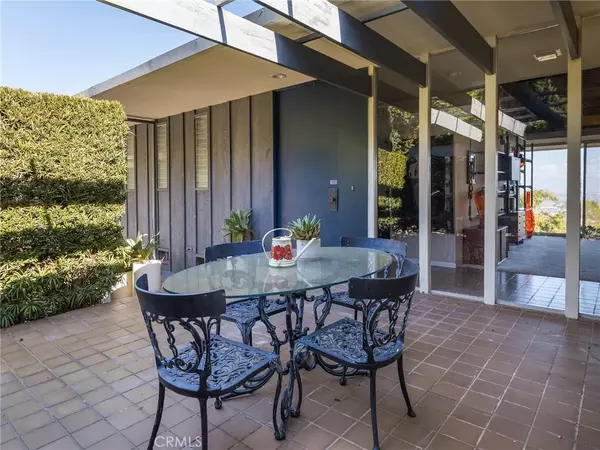 Rancho Palos Verdes, CA 90275,7 Cayuse Lane