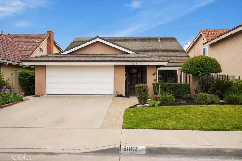 La Palma, CA 90623,5662 Vinevale Circle