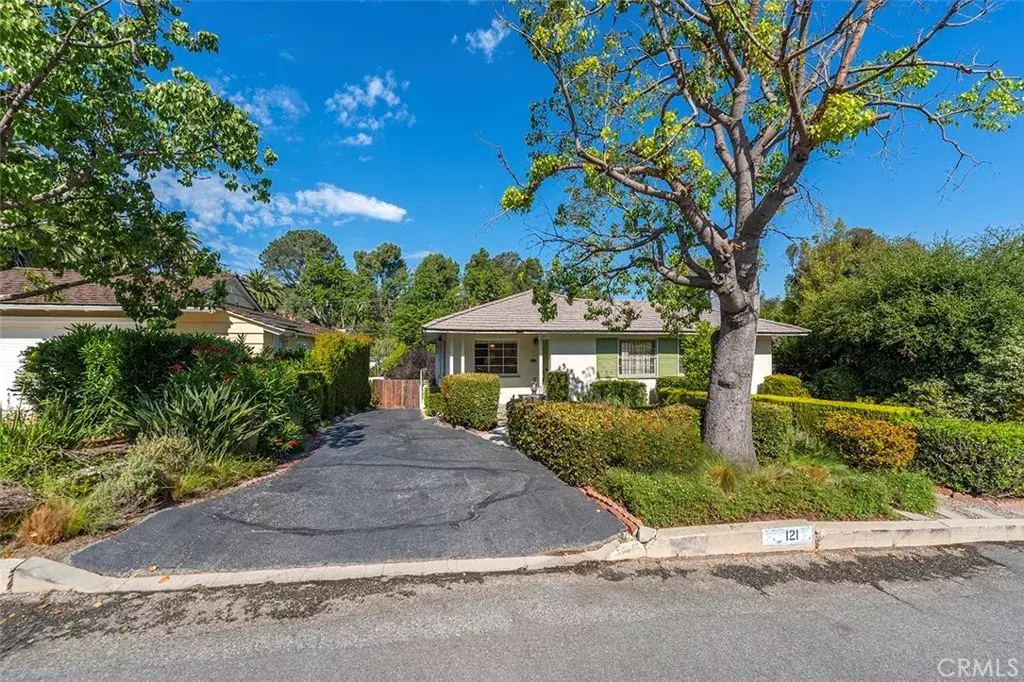 Palos Verdes Estates, CA 90274,121 Via Ardilla