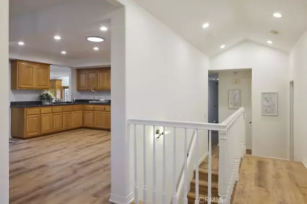 Rancho Palos Verdes, CA 90275,27803 Hawthorne Boulevard