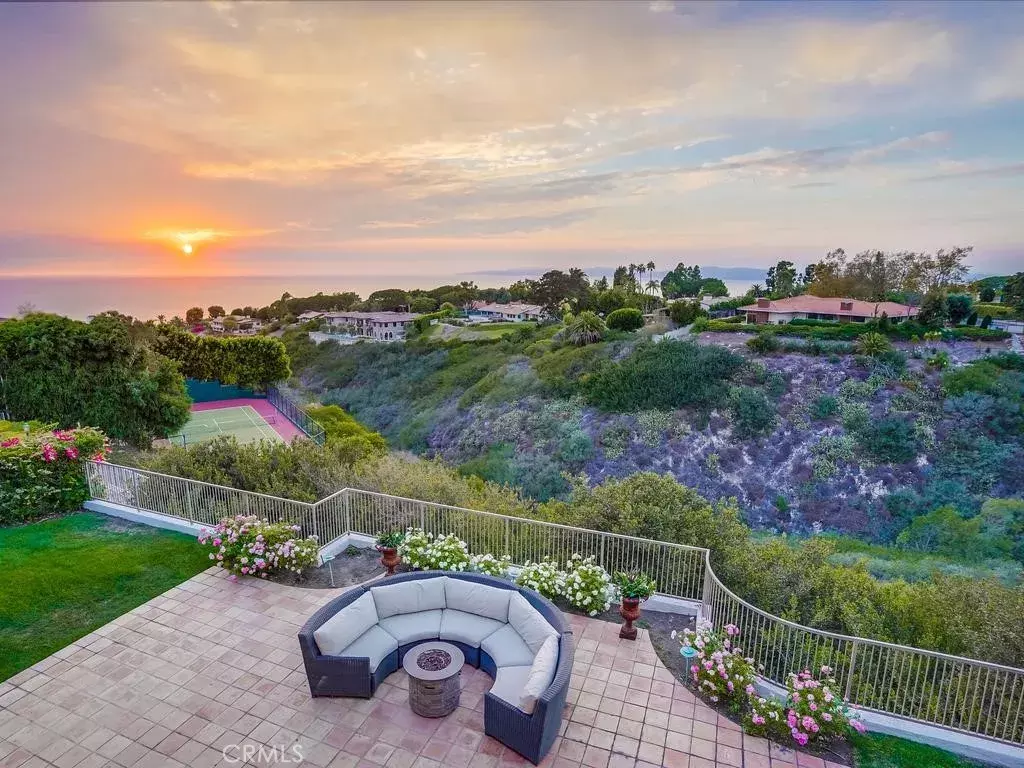 Palos Verdes Estates, CA 90274,1517 Via Lopez