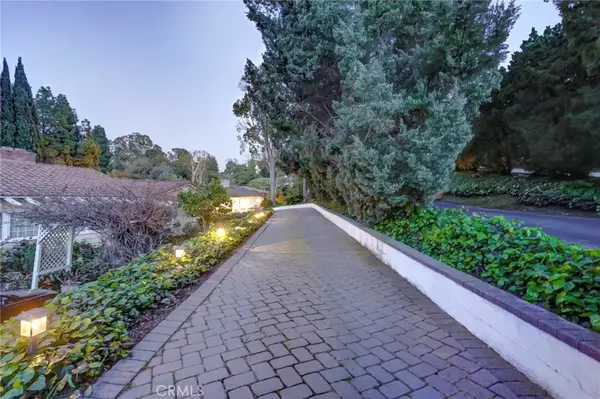 Rancho Palos Verdes, CA 90275,5205 Middlecrest Road