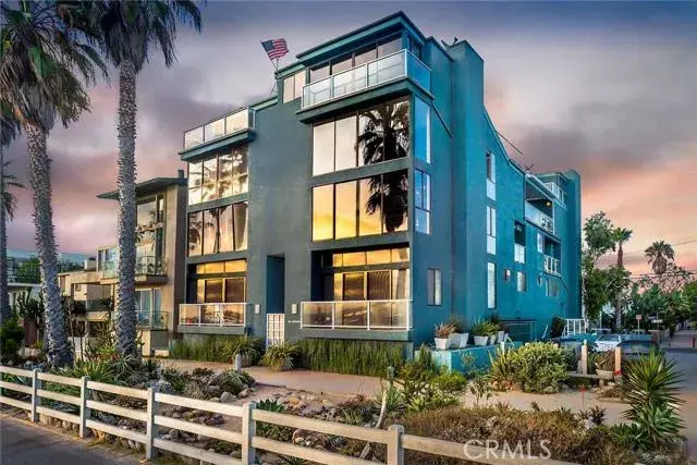 Marina Del Rey, CA 90292,1 Buccaneer Street #6