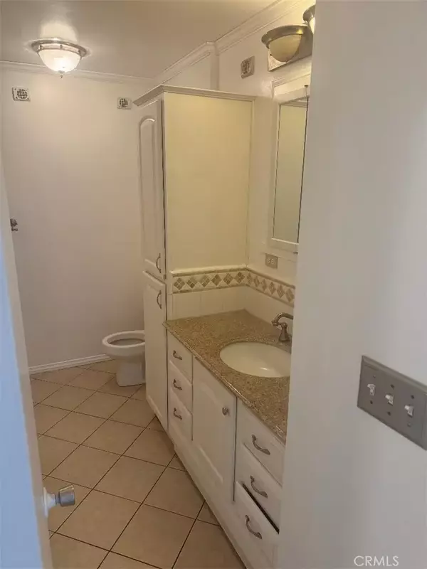 Anaheim, CA 92804,2158 W Pacific Avenue