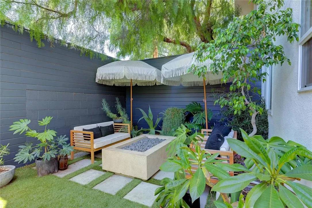 Los Angeles, CA 90016,2151 S West View Street