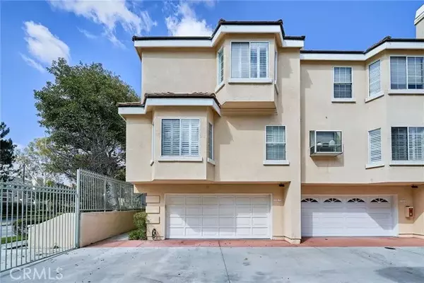 Torrance, CA 90503,2825 Plaza Del Amo #157