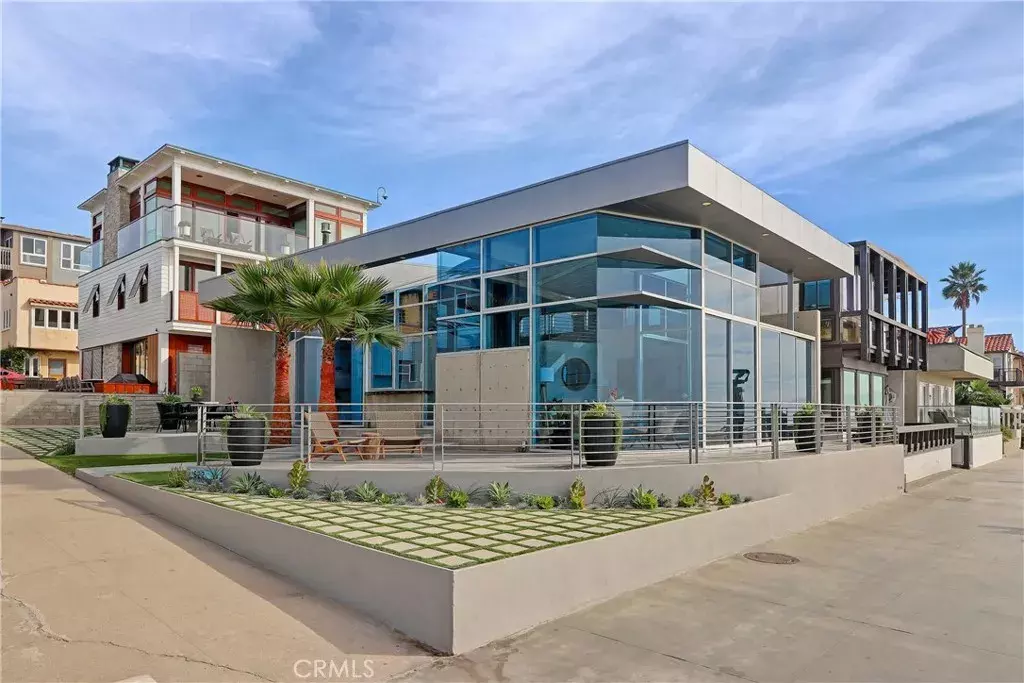 Manhattan Beach, CA 90266,622 The Strand