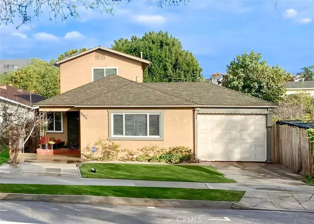 Hawthorne, CA 90250,12704 Manor Drive