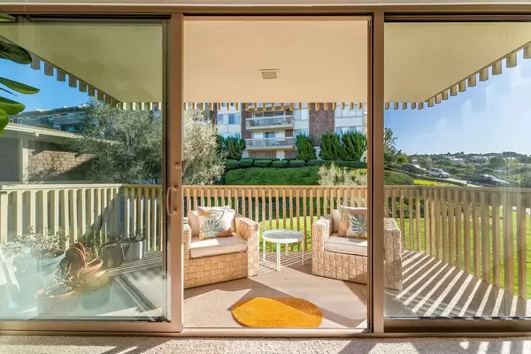 Rancho Palos Verdes, CA 90275,6542 Ocean Crest Drive #C212