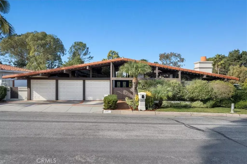 Palos Verdes Estates, CA 90274,1341 Via Gabriel