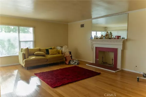 Ladera Heights, CA 90056,6100 S Fairfax Avenue