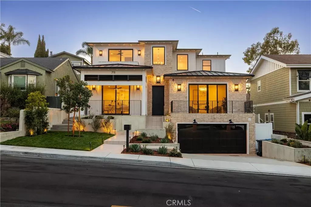 Manhattan Beach, CA 90266,711 N Dianthus Street