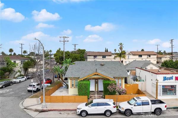 Long Beach, CA 90804,2703 7th Street