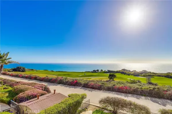 Rancho Palos Verdes, CA 90275,3200 La Rotonda Drive #204