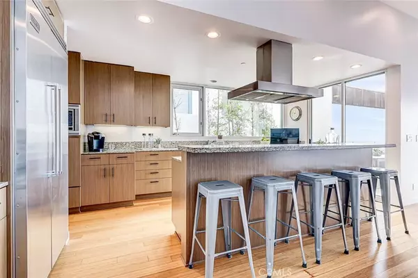 Manhattan Beach, CA 90266,4321 Crest Drive