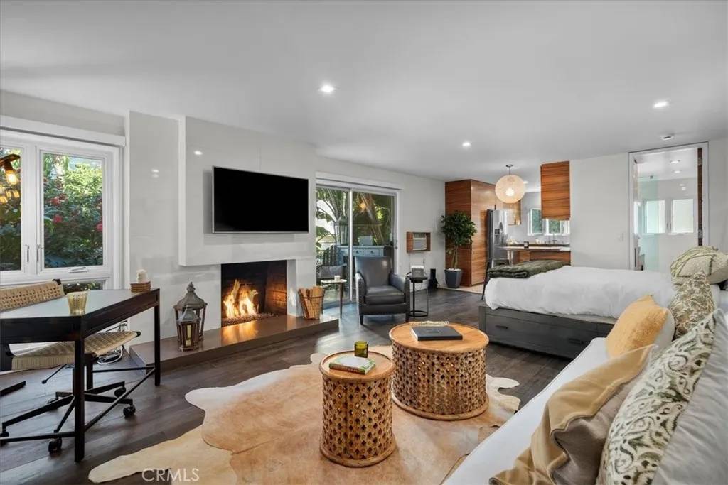 283 S Barrington Avenue #C1, Los Angeles, CA 90049