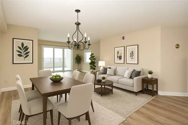 Redondo Beach, CA 90277,520 The Village #110