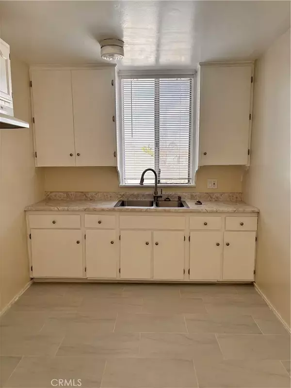 Los Angeles, CA 90018,3672 S Western Avenue