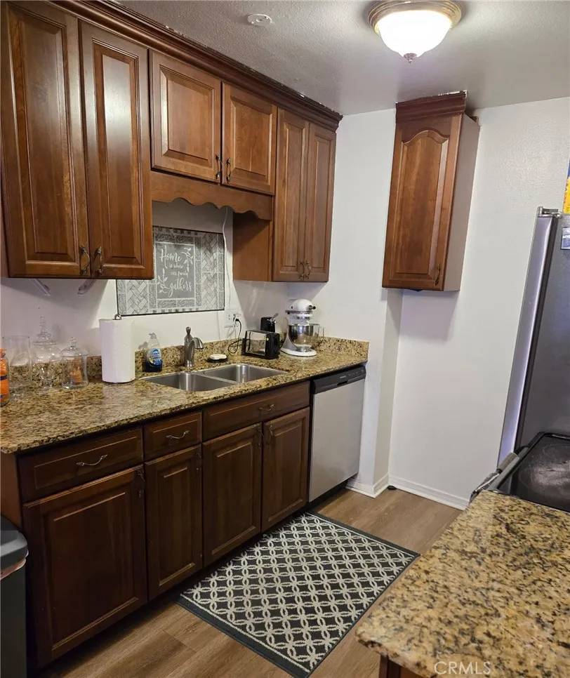 Inglewood, CA 90302,756 N Inglewood Avenue #22