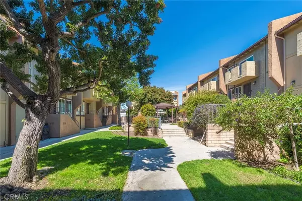 2254 Gaviota Avenue #17, Signal Hill, CA 90755