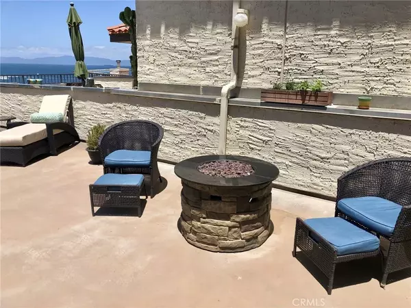Redondo Beach, CA 90277,555 Esplanade #517