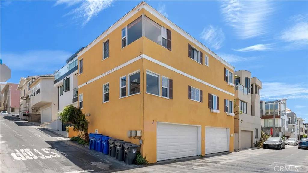 3104 Ocean Dr, Manhattan Beach, CA 90266