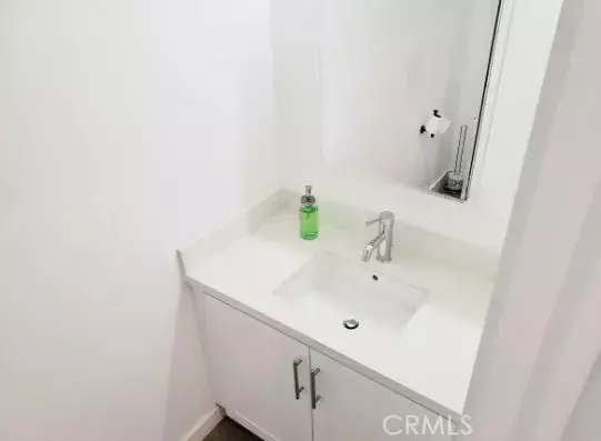 Los Angeles, CA 90016,2301 S Cloverdale Avenue #2