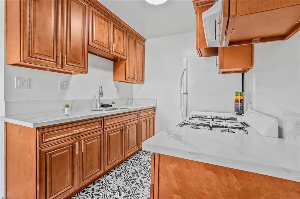 1101 E Ocean Boulevard #14, Long Beach, CA 90802