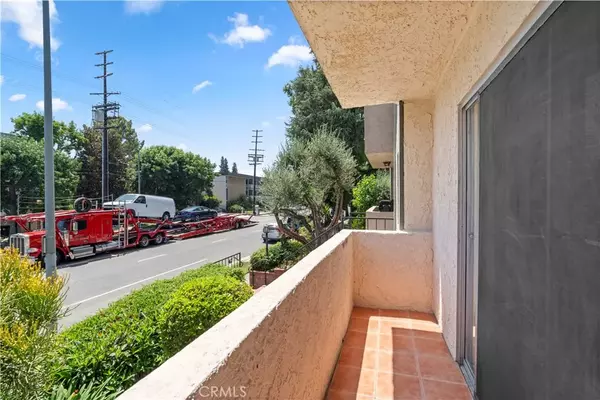 Sherman Oaks, CA 91423,5055 Coldwater Canyon Avenue #105