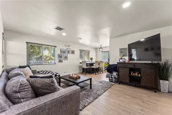 Lakewood, CA 90715,11415 216th Street #24