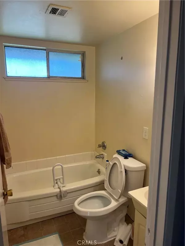 Lakewood, CA 90715,12610 Vandemere Street