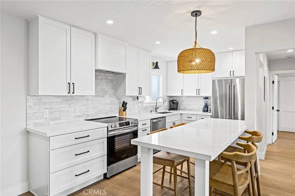 15 15th Street #19, Hermosa Beach, CA 90254