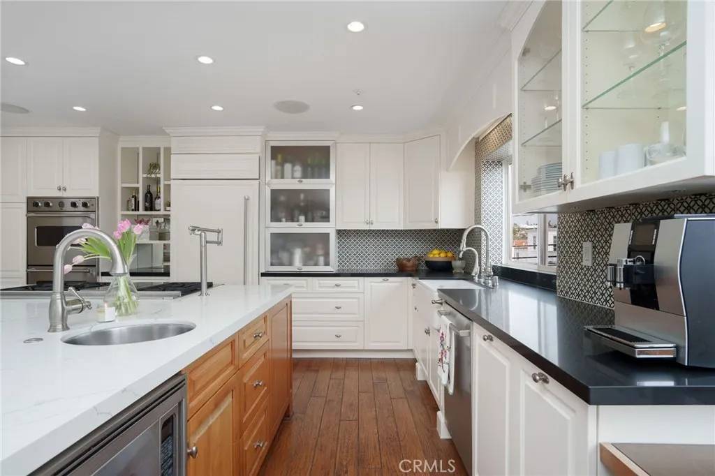 Manhattan Beach, CA 90266,617 Crest Drive