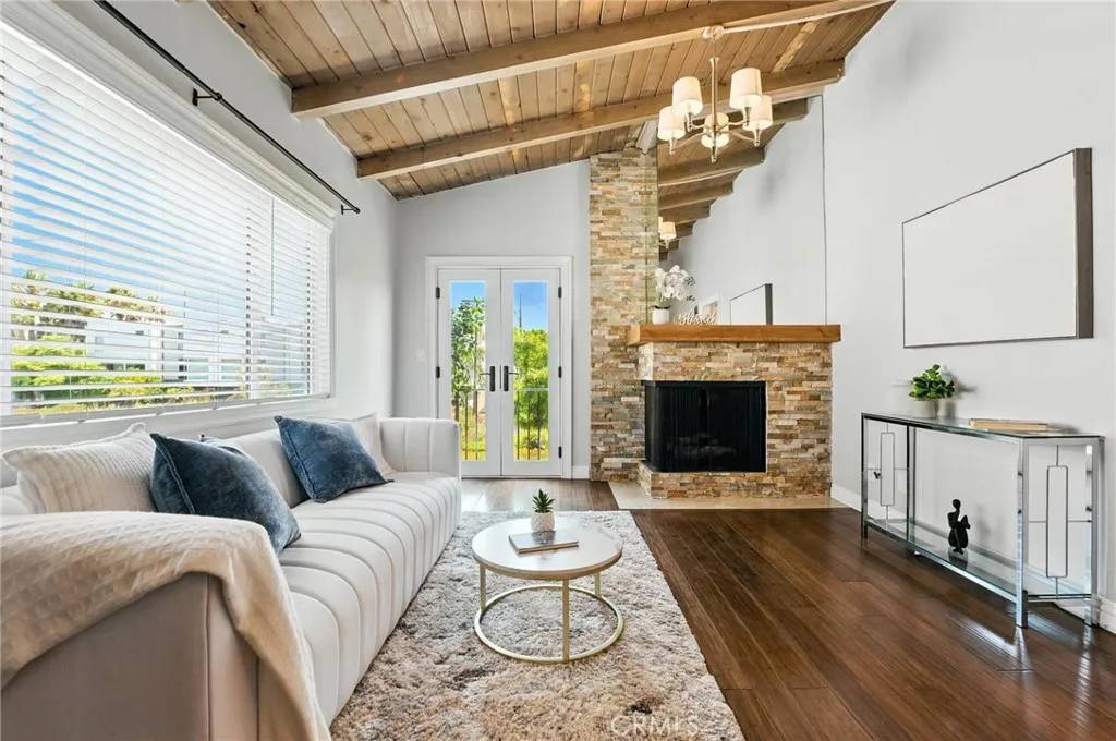 3315 Strongs Drive, Los Angeles, CA 90292